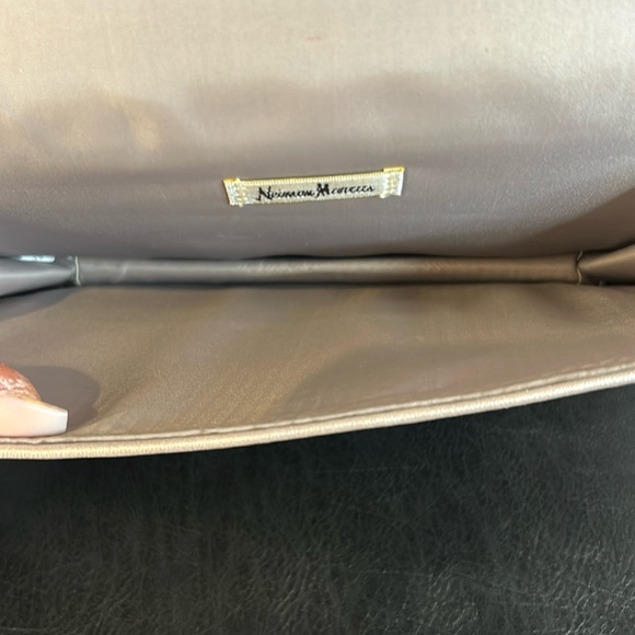 NEW Neiman Marcus Rose Gold Metallic Chevron Quilted Clutch with Tassel Detail - Picture 4 of 6